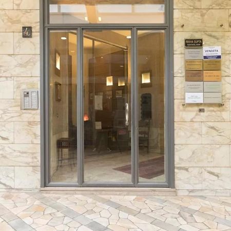 Italianway - Galleria Unione Apartment Milan Luaran gambar