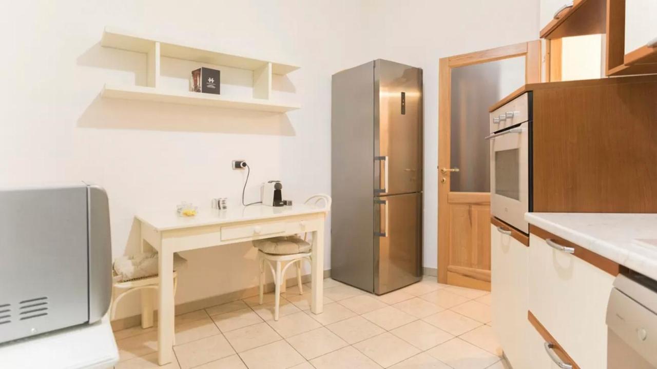 Italianway - Galleria Unione Apartment Milan Luaran gambar