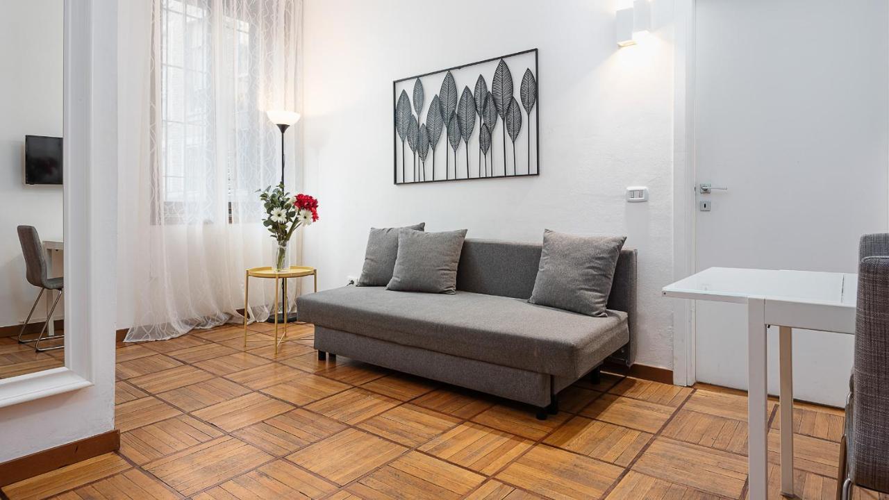 Italianway - Galleria Unione Apartment Milan Luaran gambar