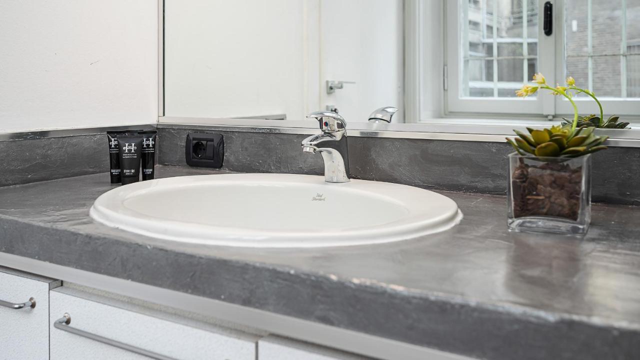 Italianway - Galleria Unione Apartment Milan Luaran gambar